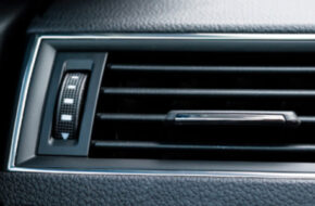 Vehicle air conditioning vent