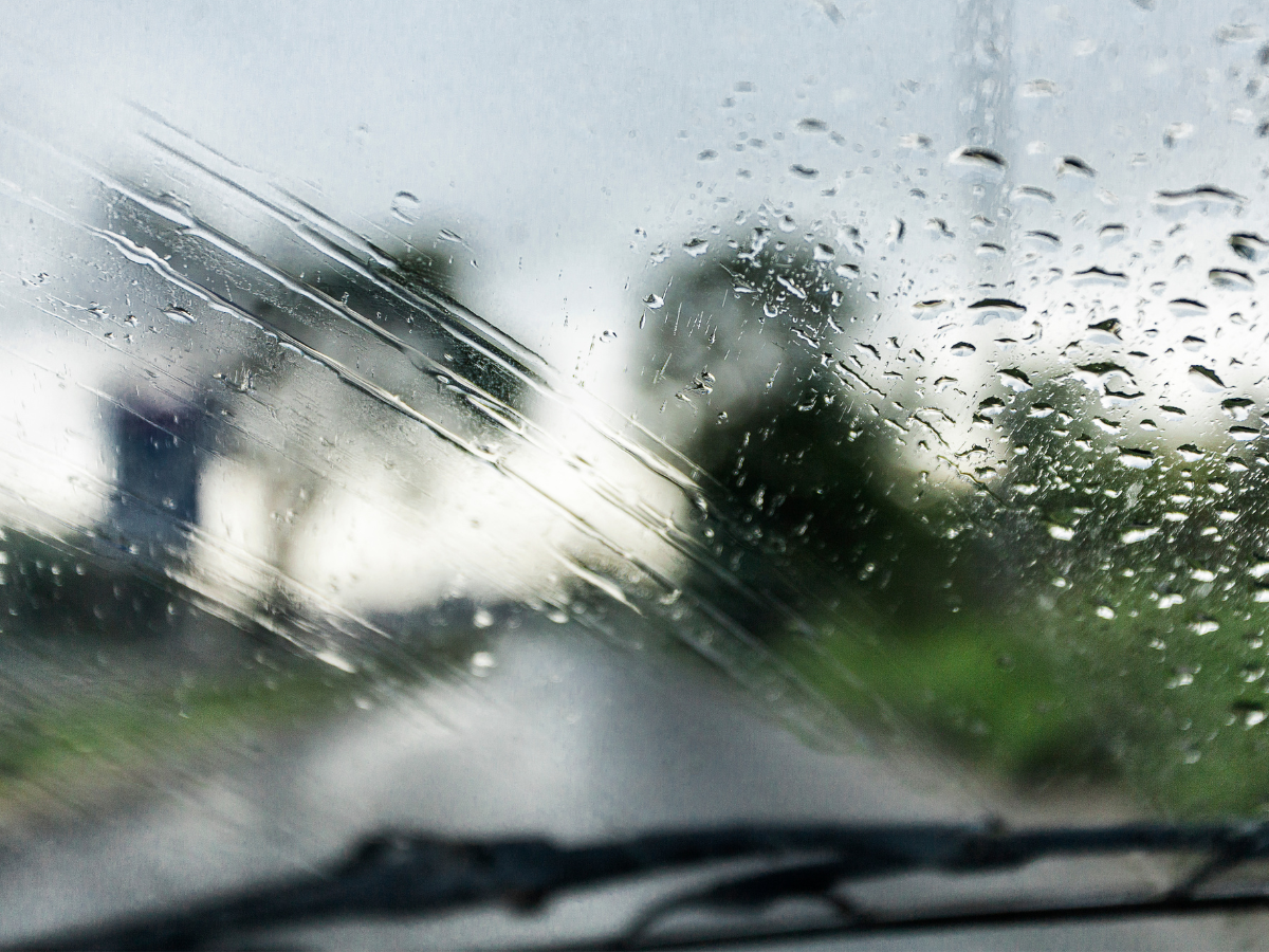 streaky windshield wipers