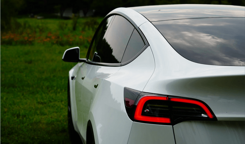 Screenshot-2024-09-20-at-15-20-33-Tesla-Photos-by-Canva1-852×500
